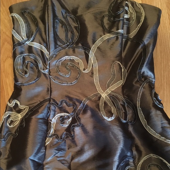 Pretty Platinum dress! Size 10 - Picture 2 of 3